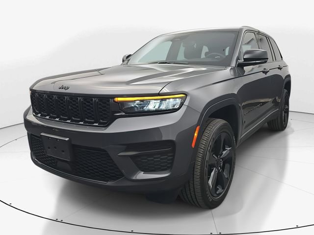 Used 2023 Jeep Grand Cherokee Altitude AWD/4WD image 6