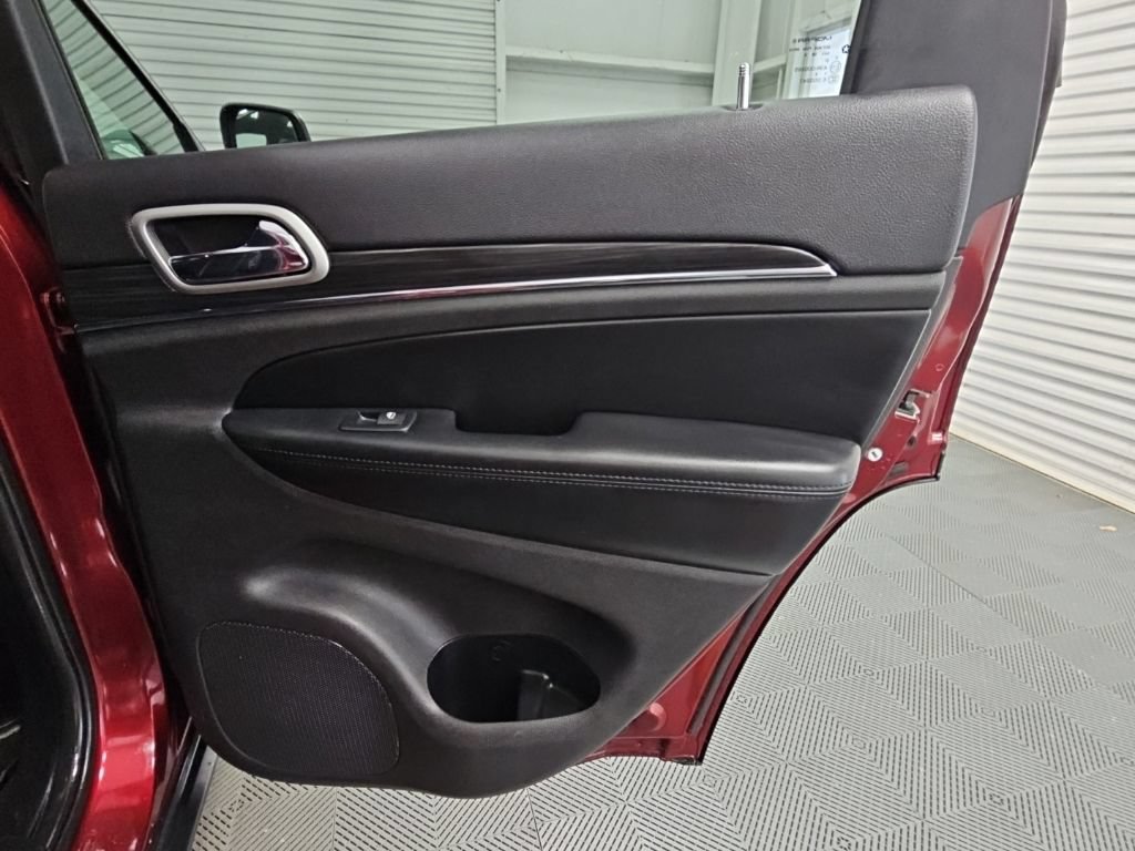 Used 2019 Jeep Grand Cherokee Limited AWD/4WD image 39