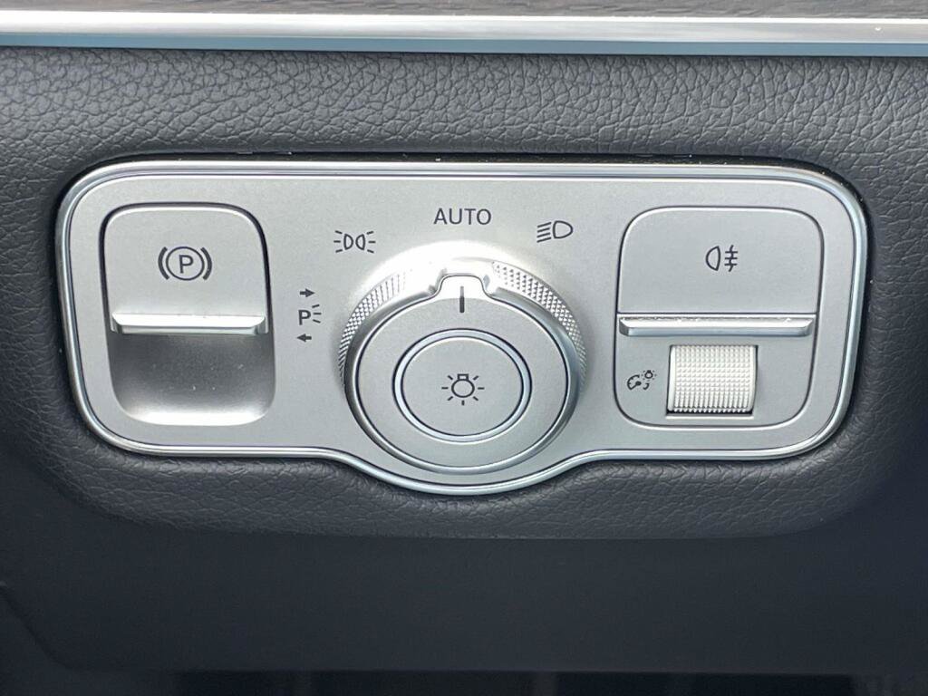 Used 2021 Mercedes-Benz GLE 350 4MATIC image 33