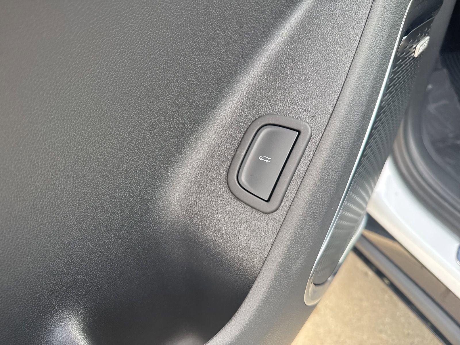 New 2026 Chevrolet Traverse High Country w/ LPO, Floor Liner Package AWD/4WD image 21
