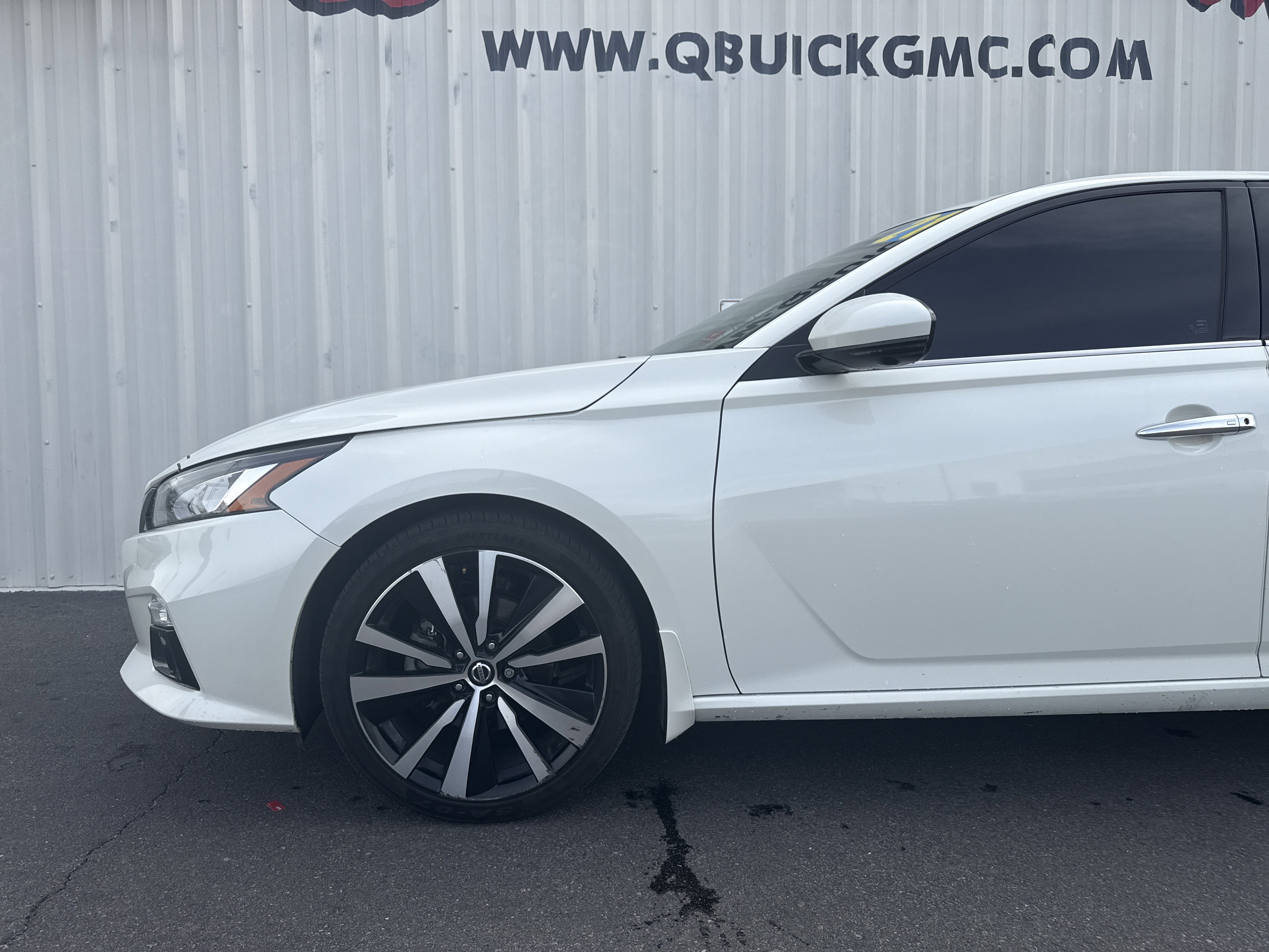 Used 2021 Nissan Altima 2.5 Platinum image 3