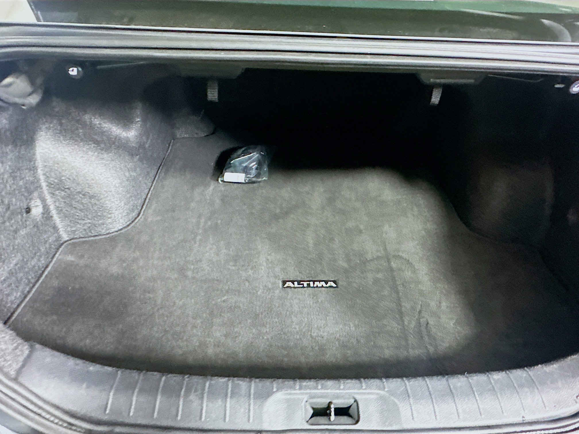 Used 2025 Nissan Altima 2.5 SV image 27