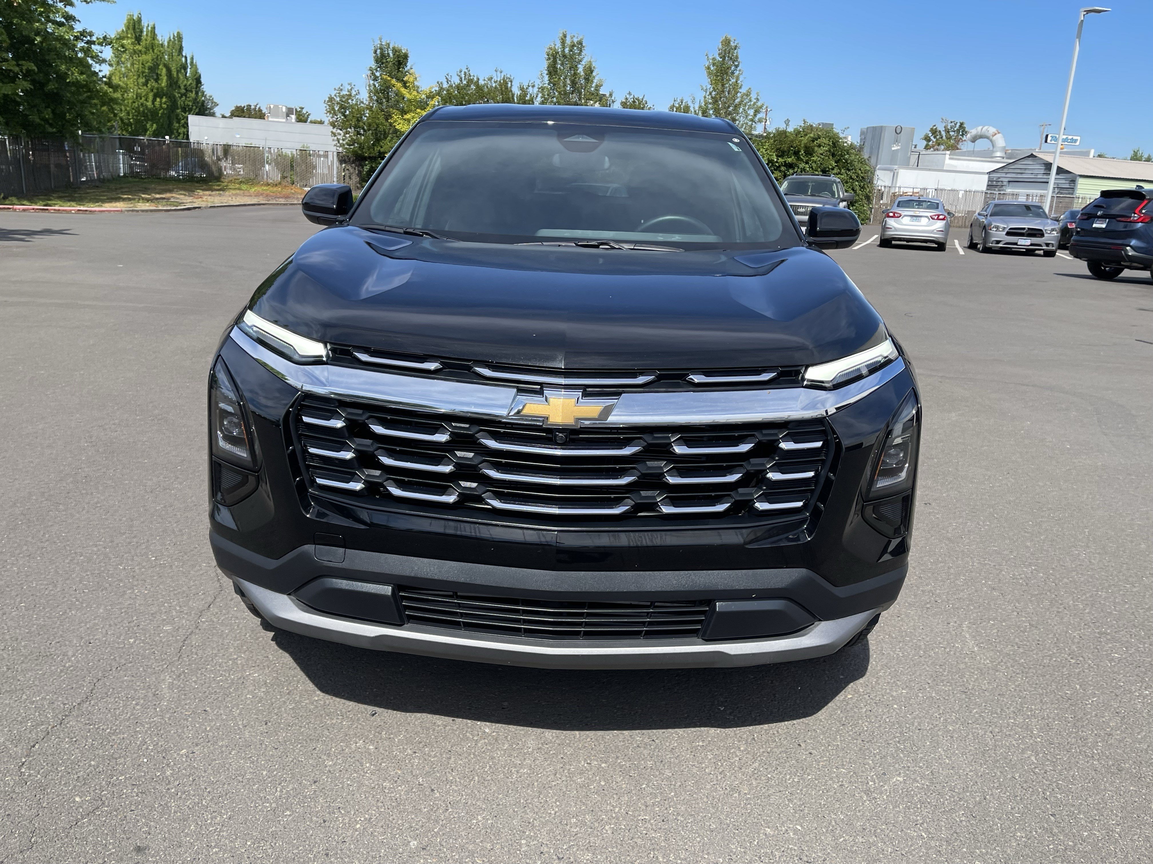 Used 2026 Chevrolet Equinox LT AWD/4WD image 8