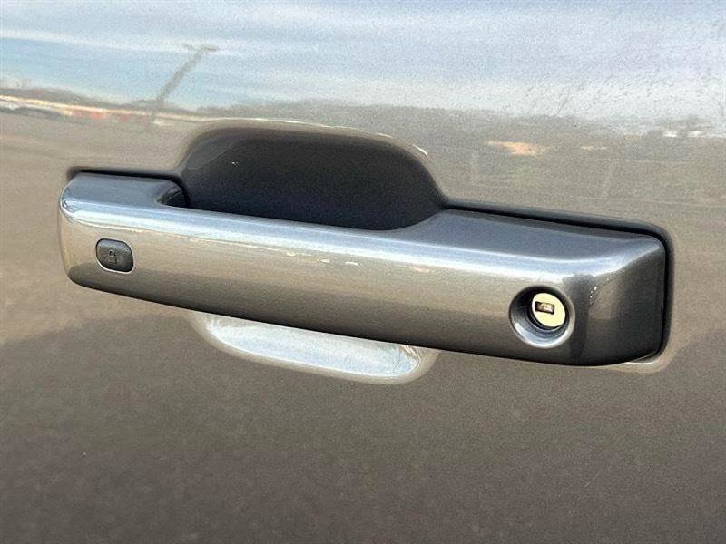 Used 2022 Ford F150 Lariat w/ Equipment Group 502A High image 13