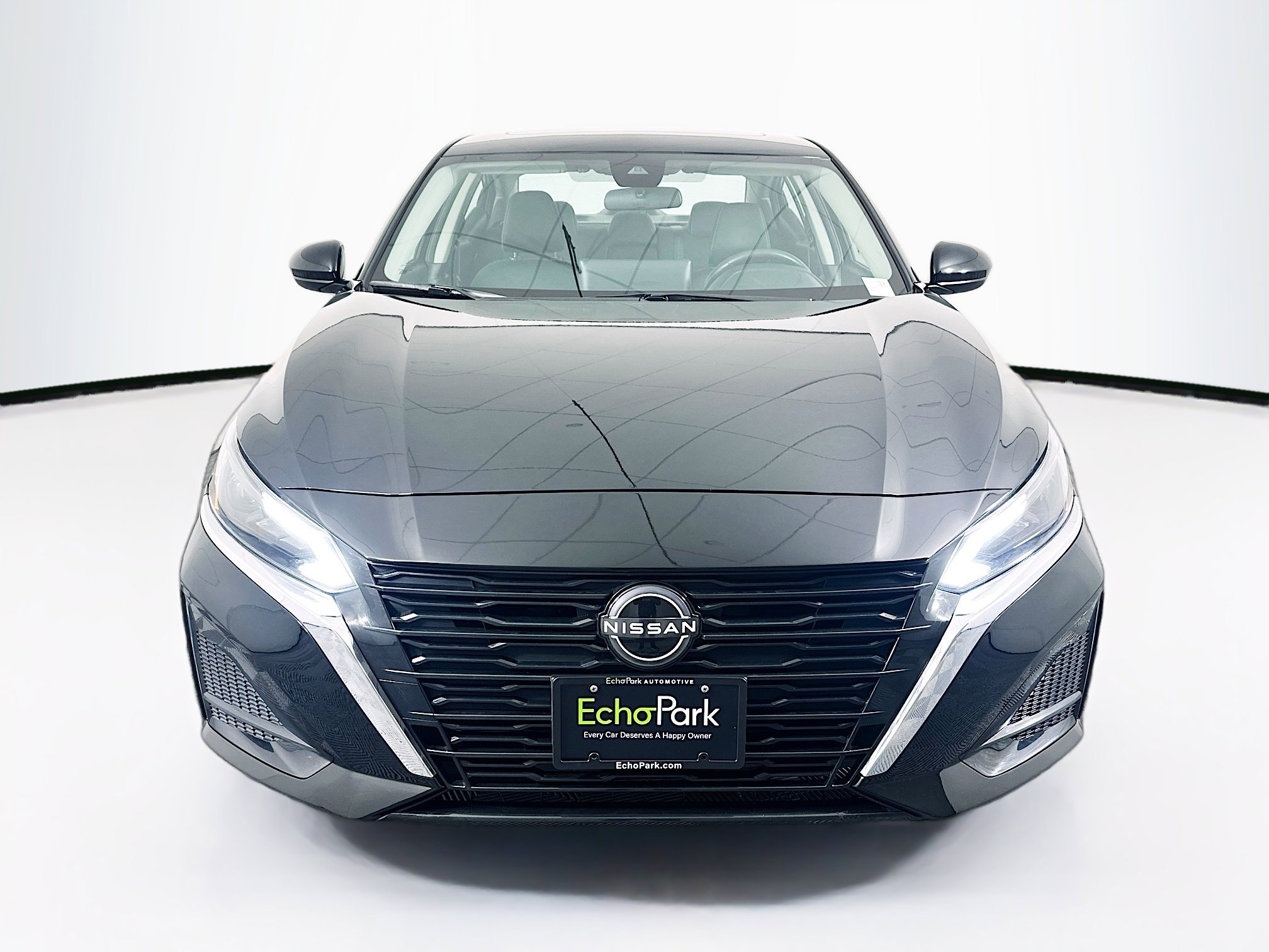 Used 2023 Nissan Altima 2.5 SV w/ SV Premium Package FWD image 2