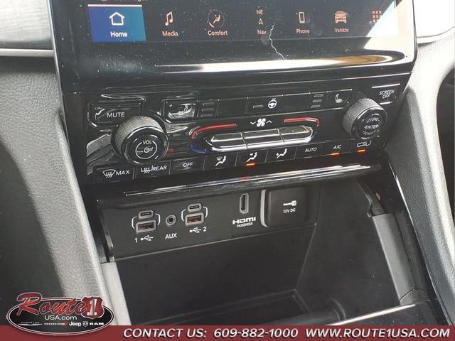 Used 2023 Jeep Grand Cherokee Limited AWD/4WD image 20