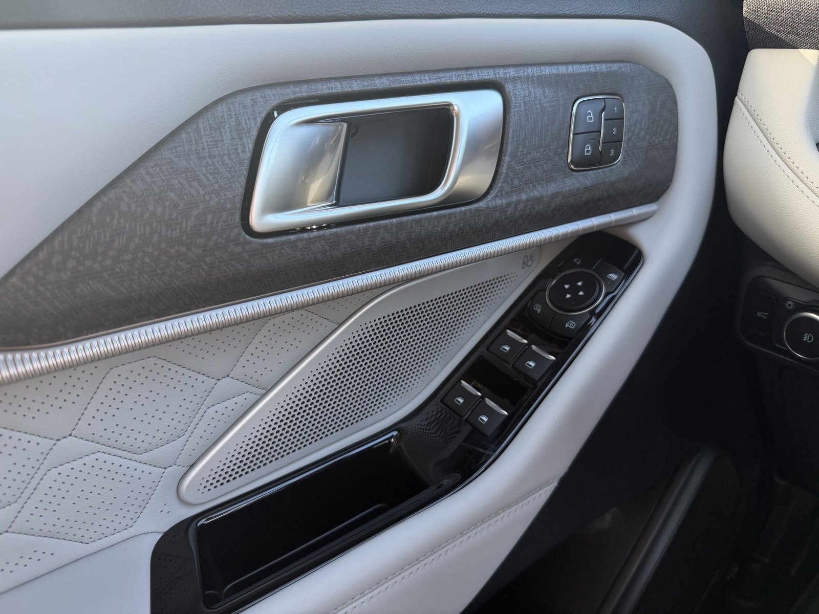 New 2026 Ford Explorer Platinum image 19