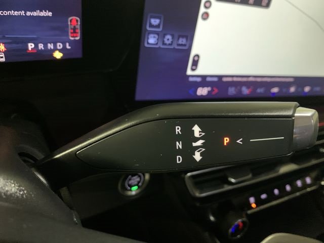 Certified 2024 Chevrolet Traverse RS image 16