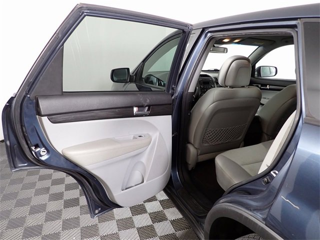Used 2011 Kia Sorento 2WD image 25