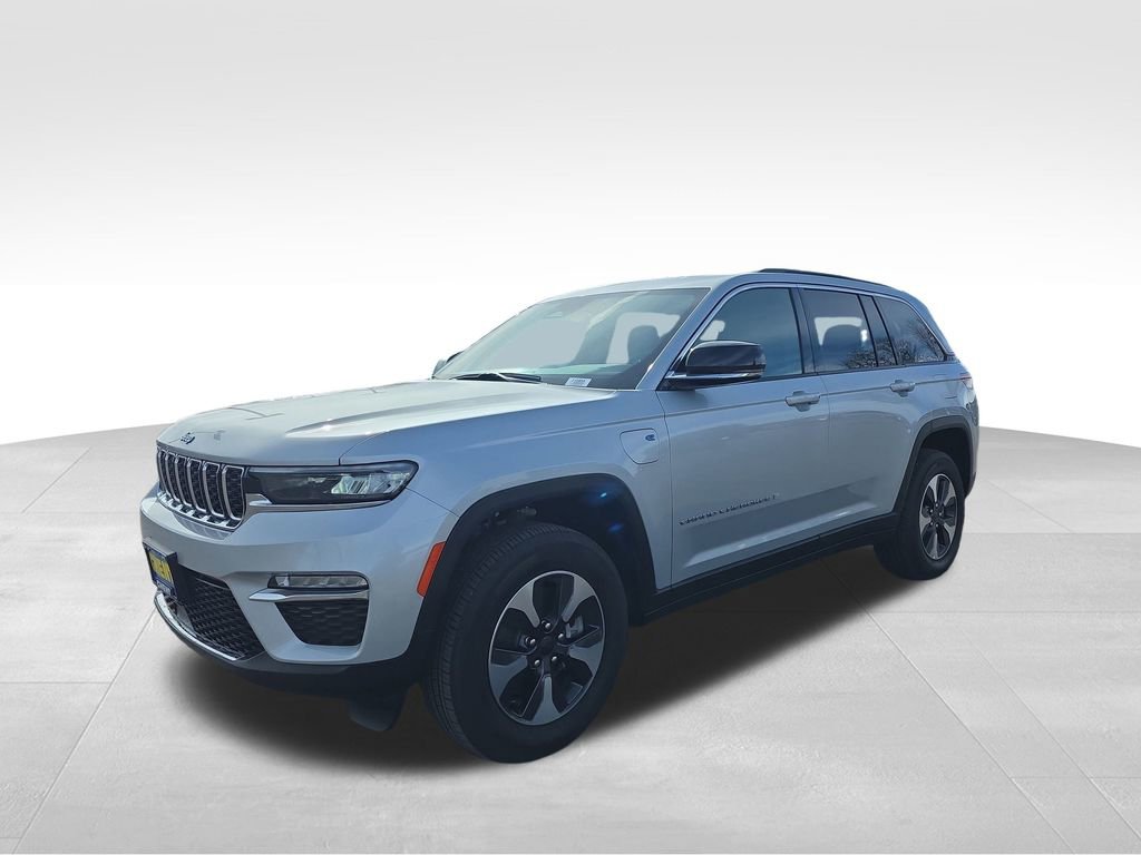 Used 2025 Jeep Grand Cherokee Limited 4xe w/ Trailer Tow Package image 31