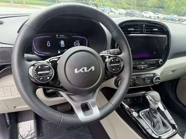 Certified 2025 Kia Soul EX FWD image 18