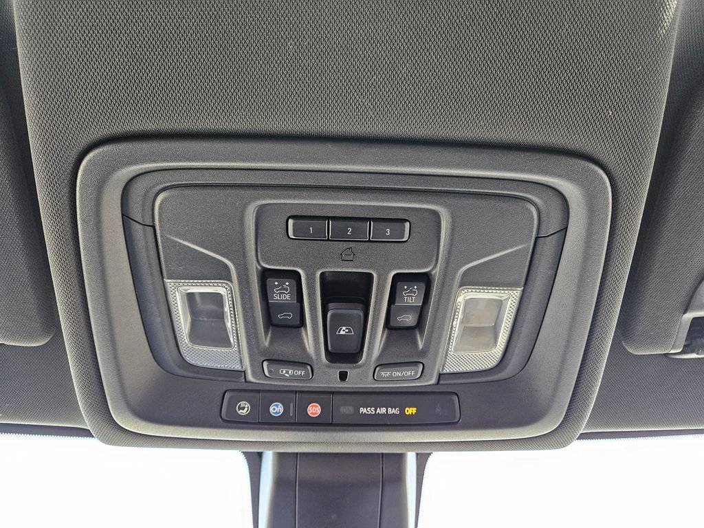 Used 2019 Chevrolet Silverado 1500 High Country w/ Technology Package AWD/4WD image 20