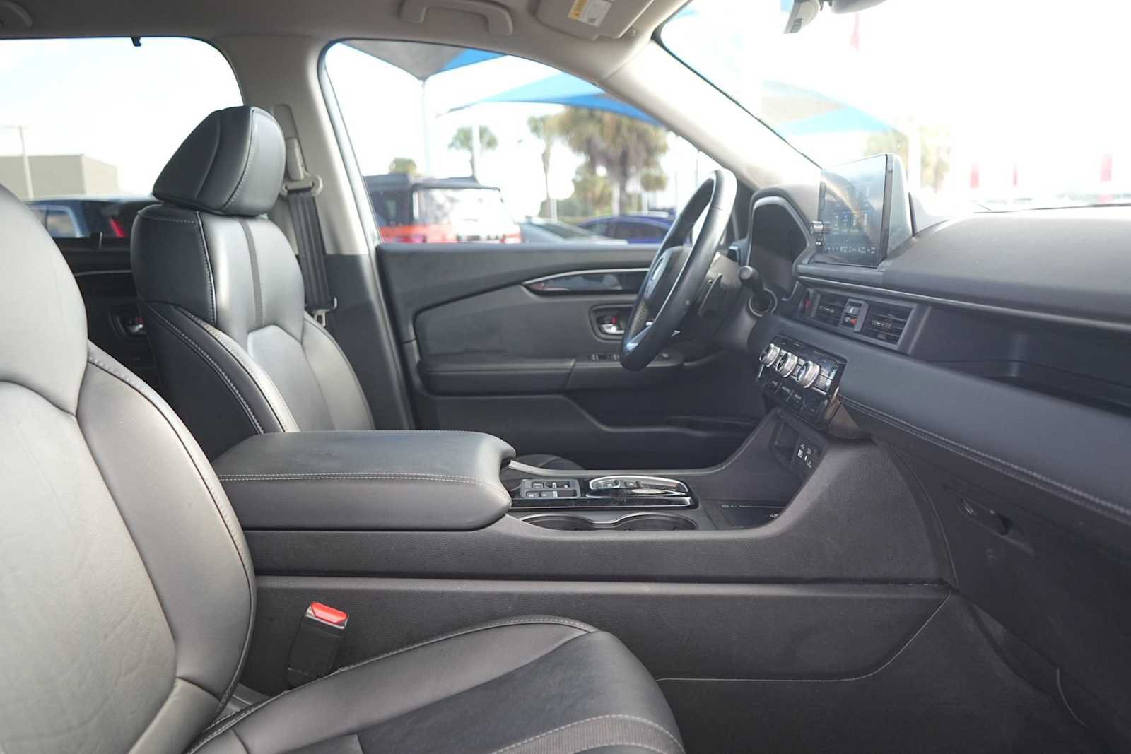Used 2025 Honda Pilot EX-L image 15