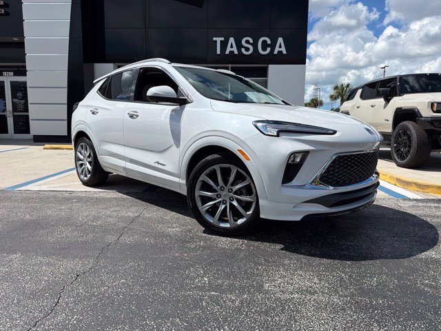 Used 2024 Buick Encore GX Avenir w/ Avenir Technology Package FWD image 1