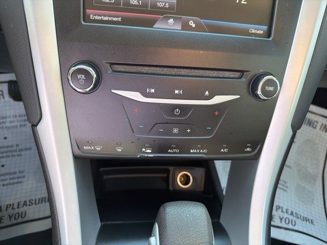 Used 2014 Ford Fusion SE image 24