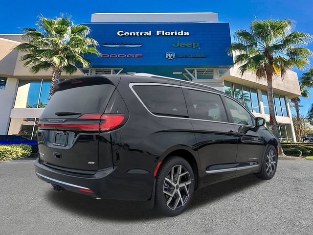 New 2027 Chrysler Pacifica Pinnacle w/ Theater Group AWD/4WD image 5