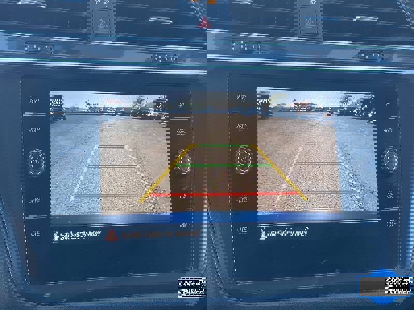 Used 2020 Volkswagen Tiguan SE image 28