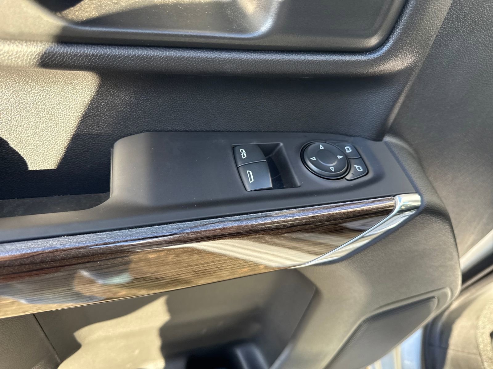 Used 2023 Chevrolet Silverado 2500 LT w/ Convenience Package image 11