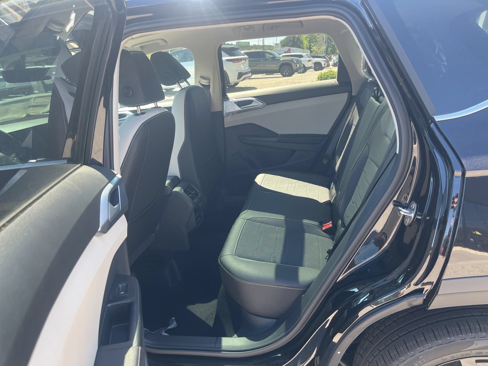 New 2026 Volkswagen Taos SE FWD image 22