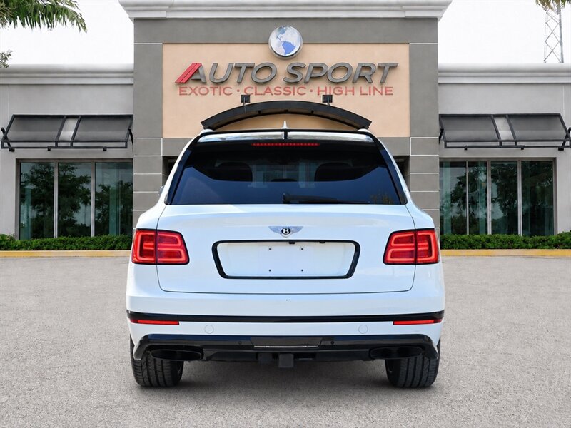 Used 2018 Bentley Bentayga AWD/4WD image 3