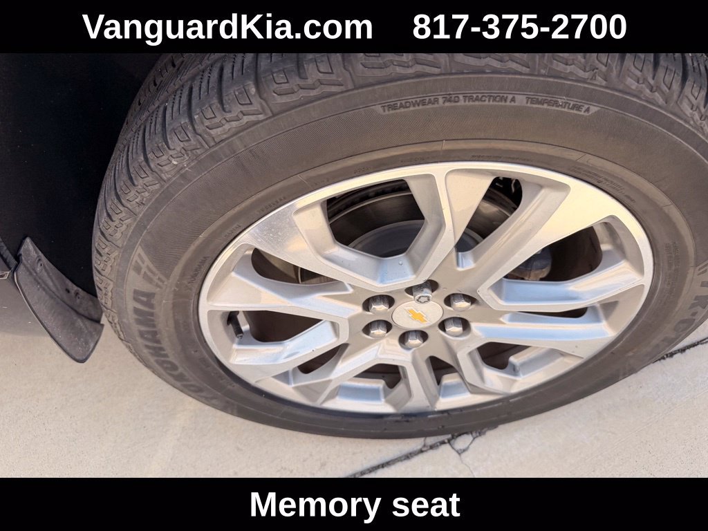 Used 2018 Chevrolet Traverse Premier w/ Driver Confidence II Package FWD image 9