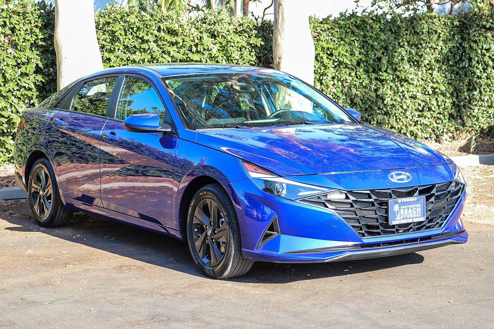 Used 2023 Hyundai Elantra Blue FWD image 3