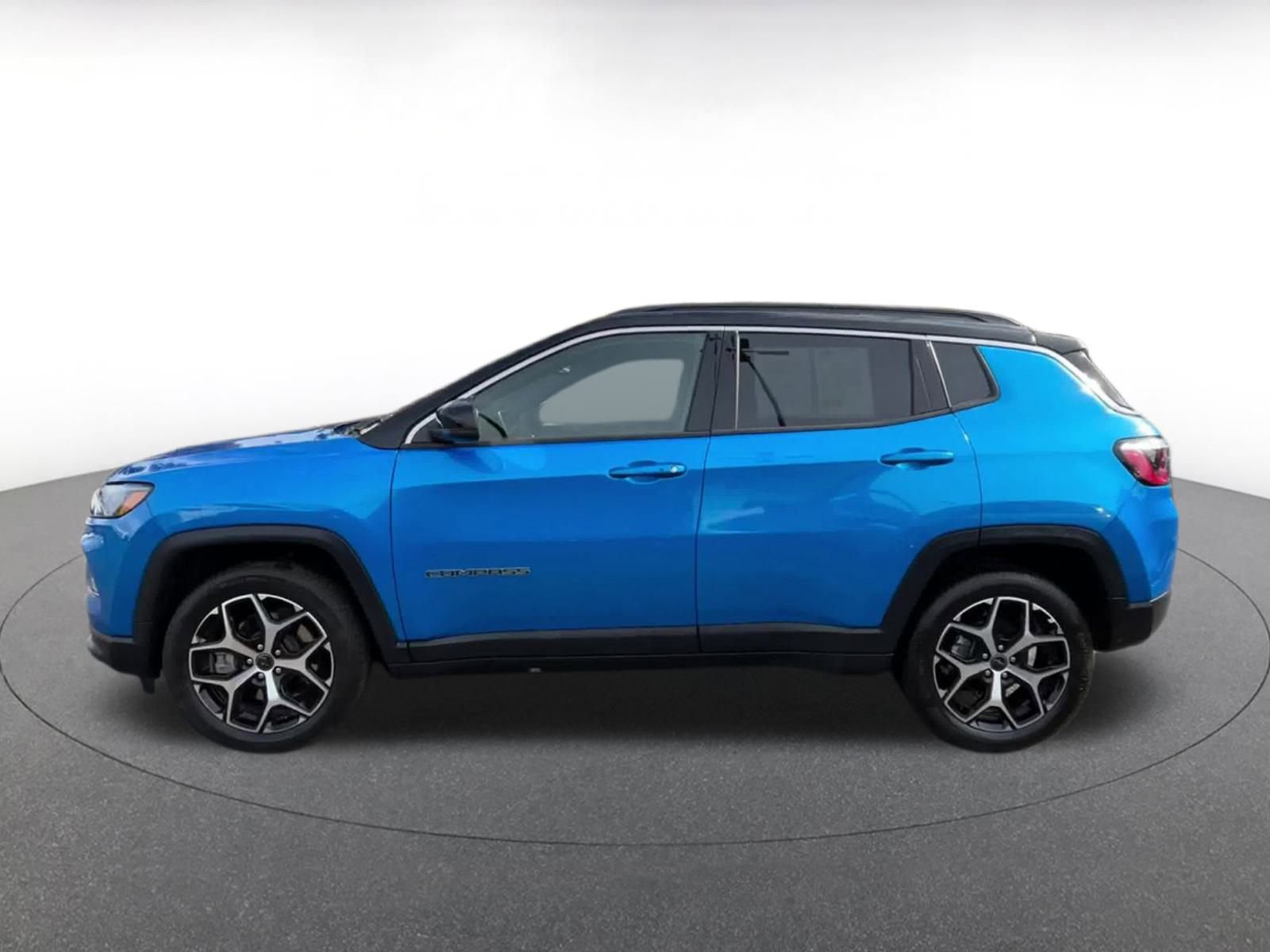 Used 2025 Jeep Compass Limited image 9
