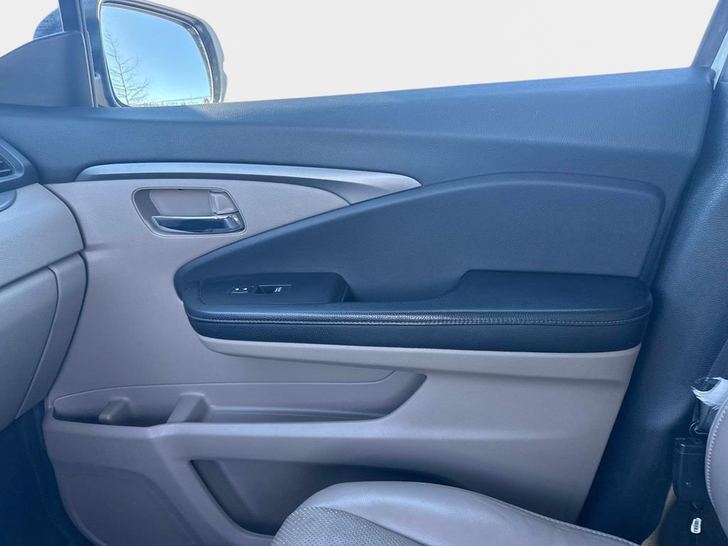 Used 2019 Honda Ridgeline RTL-T image 20