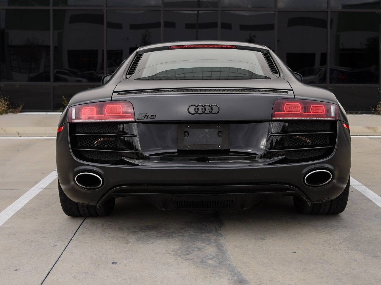 Used 2012 Audi R8 V10 w/ Enhanced Leather Pkg image 8