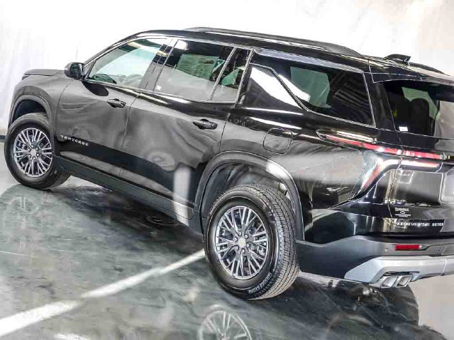 Used 2026 Chevrolet Traverse LT AWD/4WD image 11