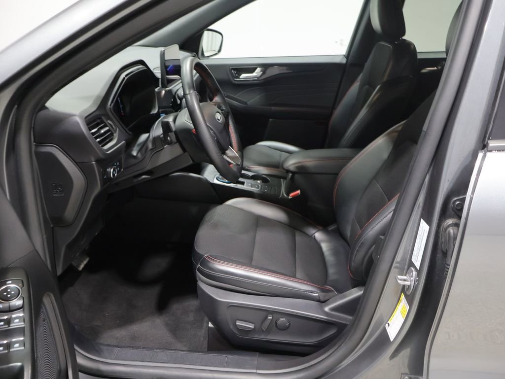 Used 2025 Ford Escape ST-Line Select AWD/4WD image 10