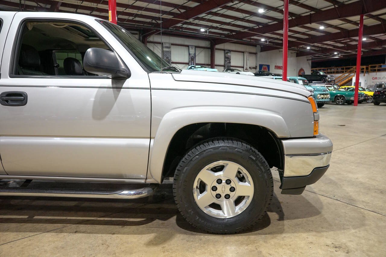 Used 2006 Chevrolet Silverado 1500 LT w/ Onstar Plus Package AWD/4WD image 11