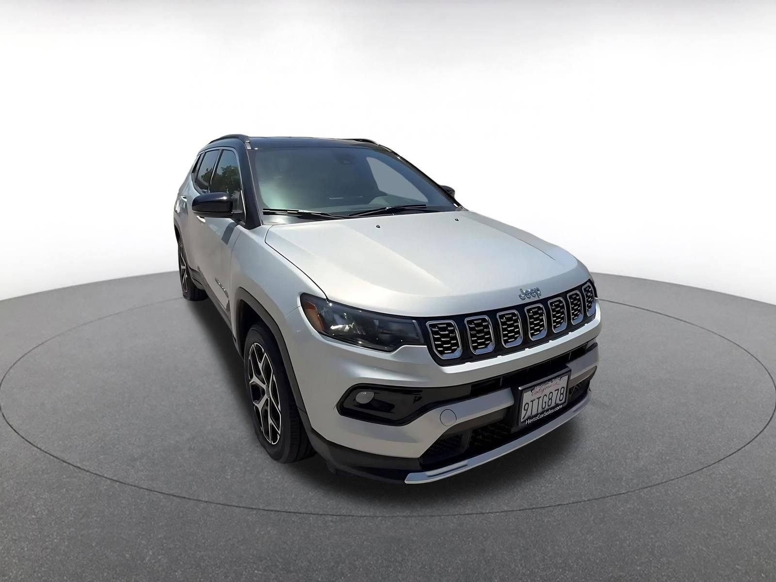 Used 2025 Jeep Compass Limited AWD/4WD image 3