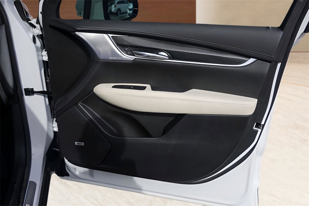 Certified 2023 Cadillac XT6 Sport w/ Technology Package image 32