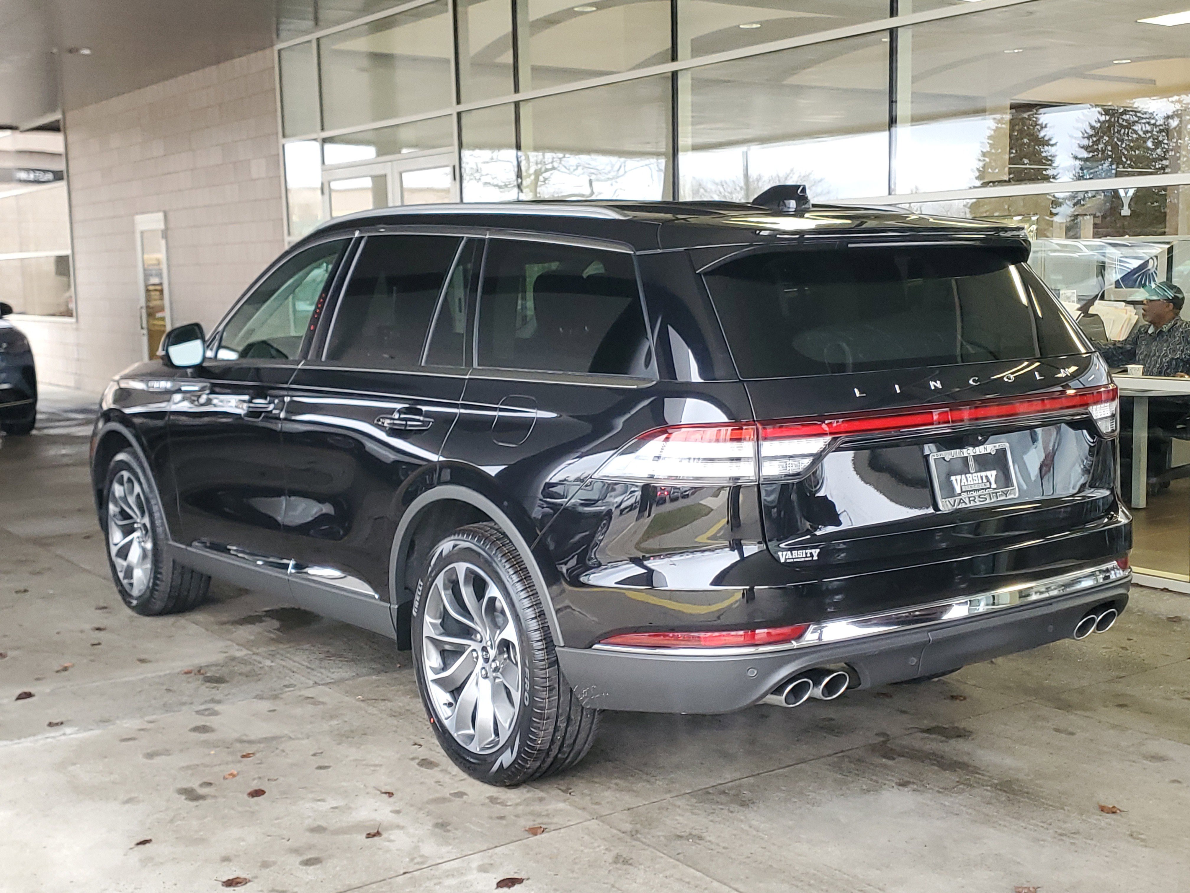 New 2026 Lincoln Aviator AWD image 3