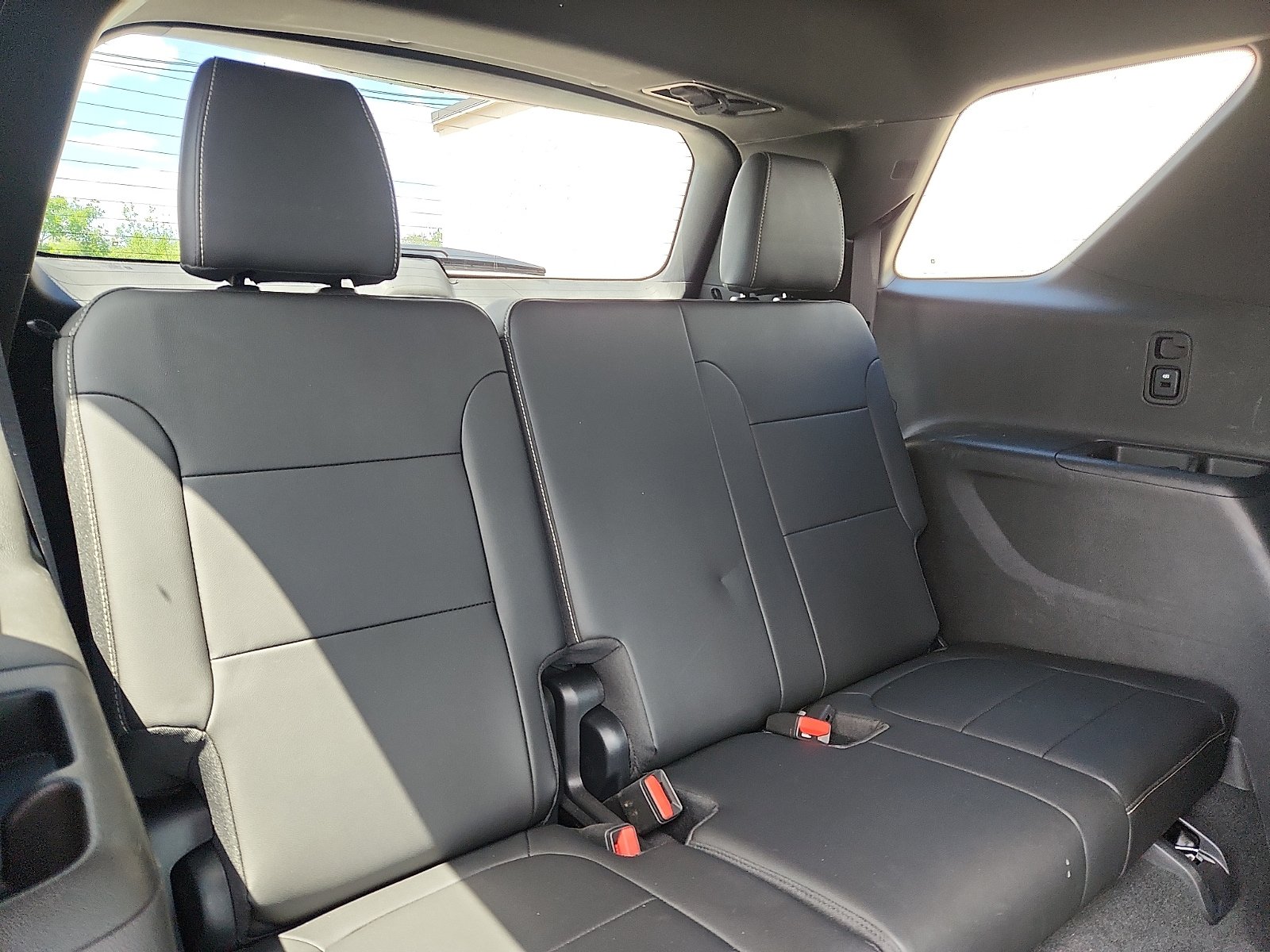 Used 2023 Chevrolet Traverse LT w/ LT Premium Package AWD/4WD image 34