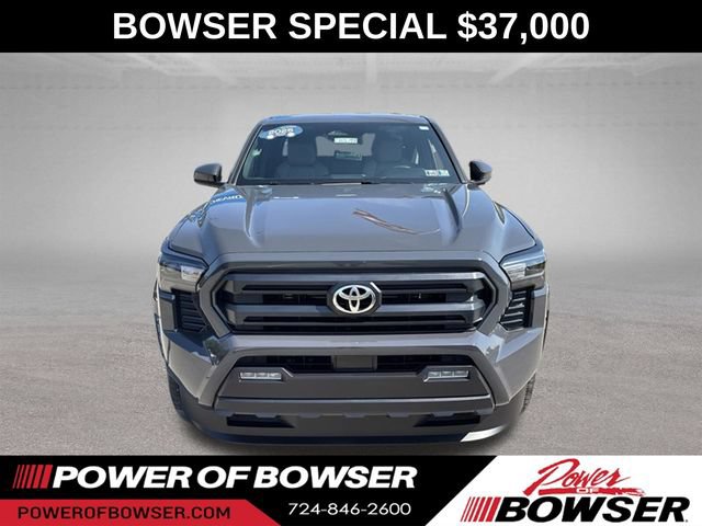 Used 2025 Toyota Tacoma SR5 AWD/4WD image 8
