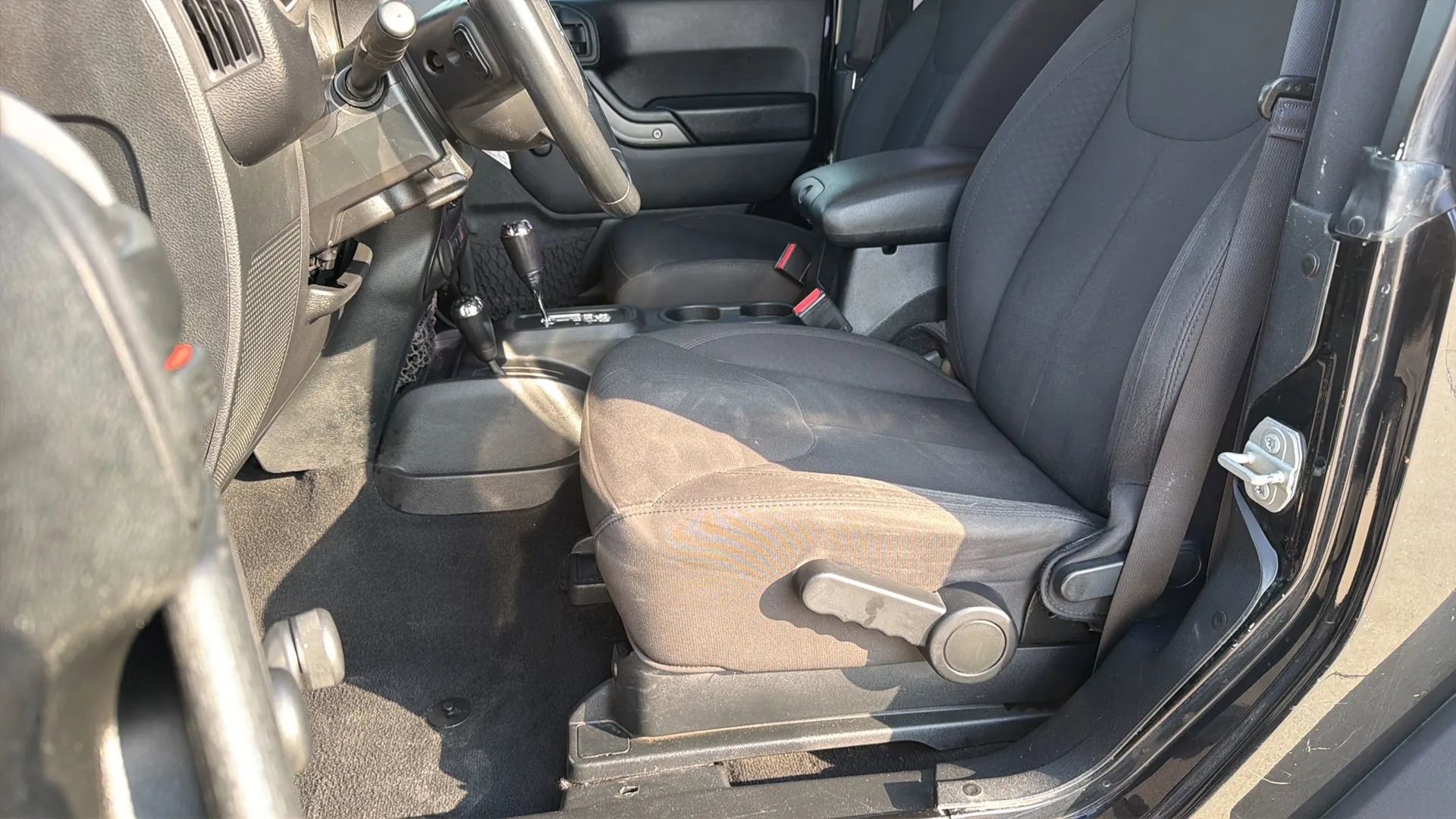 Used 2017 Jeep Wrangler Sport w/ Connectivity Group image 40