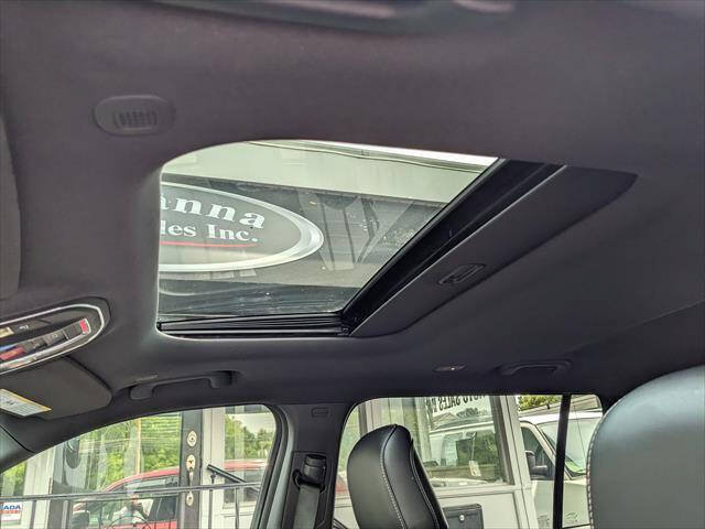 Used 2023 Jeep Grand Cherokee L Laredo AWD/4WD image 12