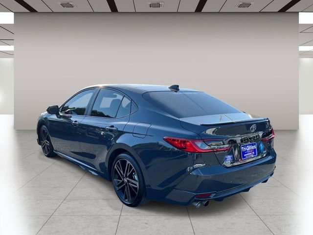 Used 2025 Toyota Camry XSE FWD image 6