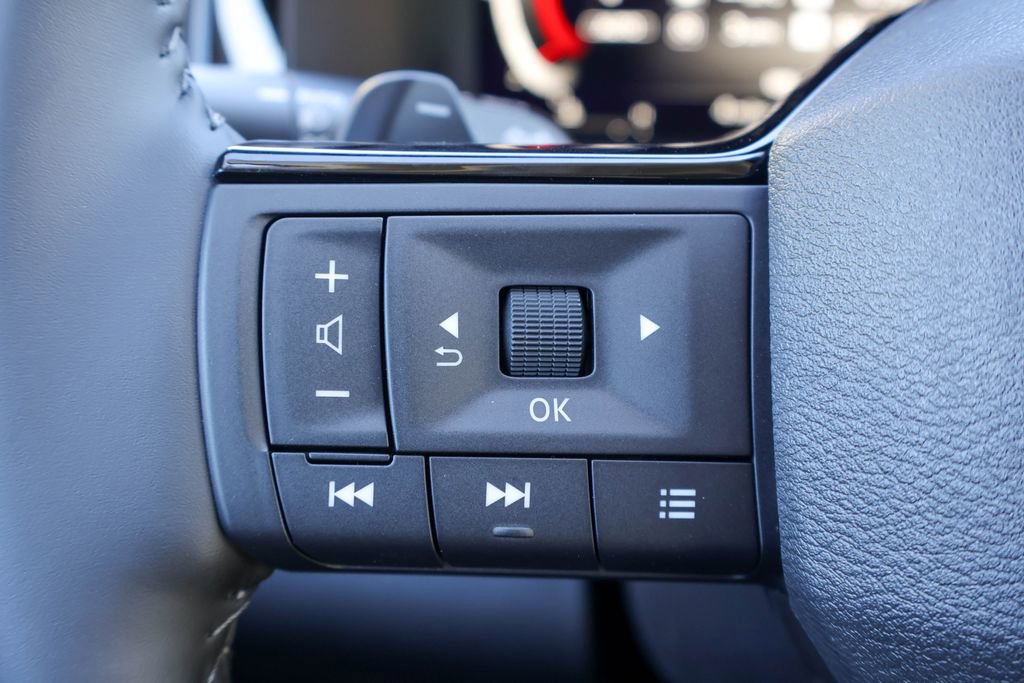 New 2026 Nissan Pathfinder SL image 12