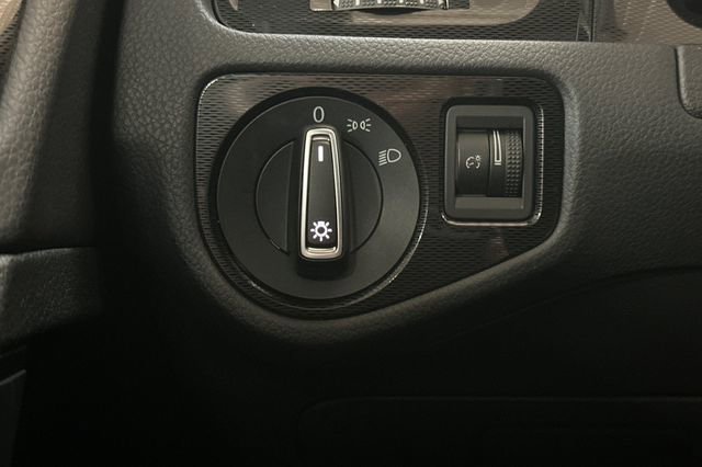 Used 2017 Volkswagen GTI Sport image 32