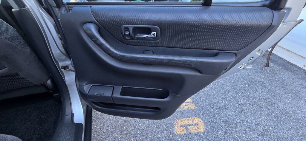Used 2001 Honda CR-V EX image 9