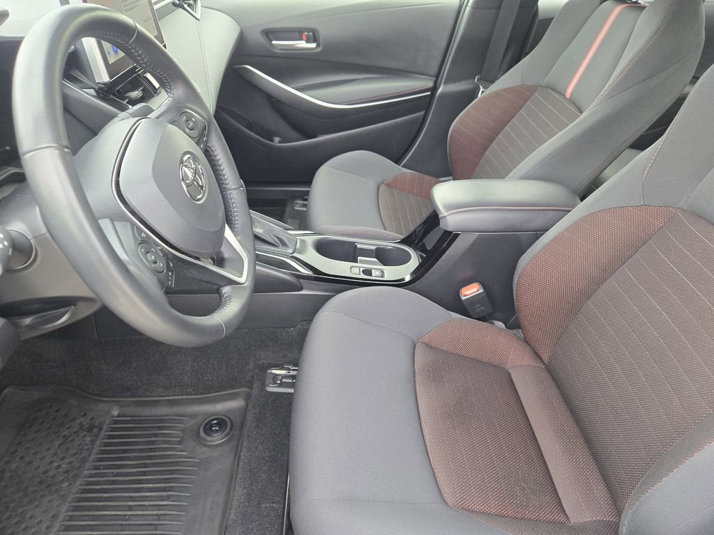 Used 2025 Toyota Corolla SE w/ SE Premium Package image 15