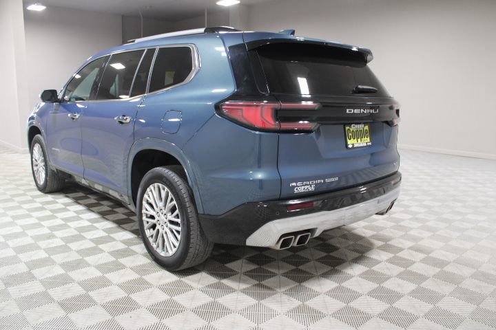 Used 2024 GMC Acadia Denali image 9