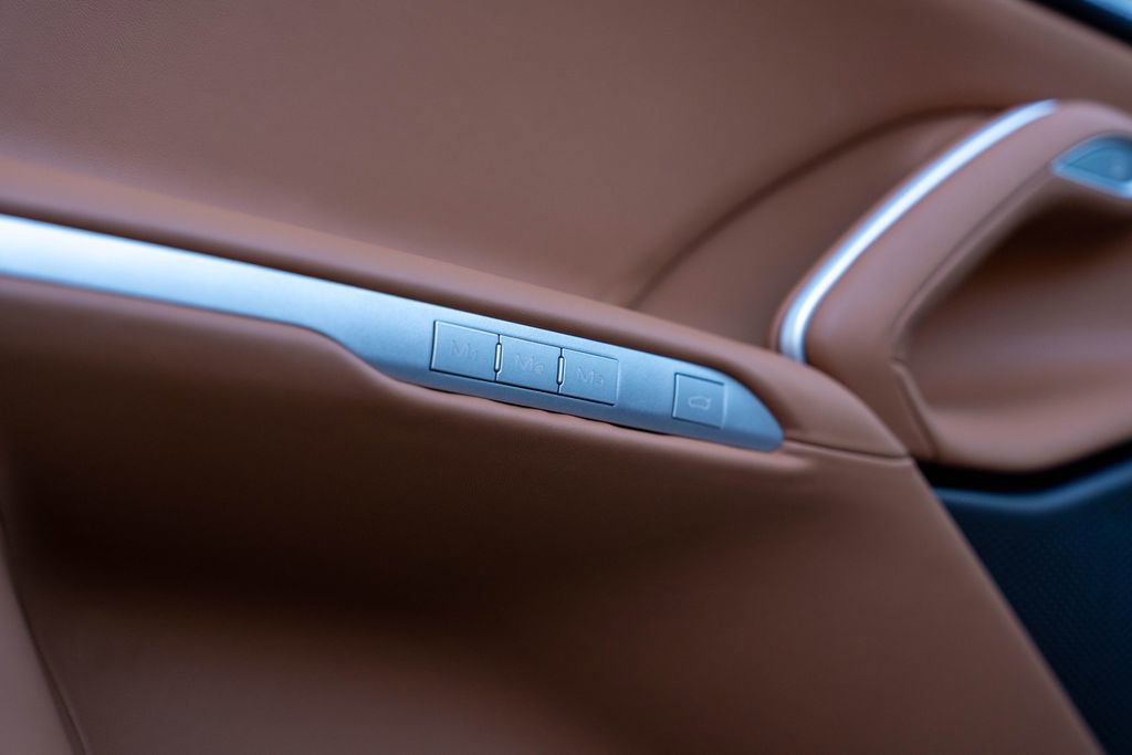 Certified 2025 Ferrari Purosangue image 27