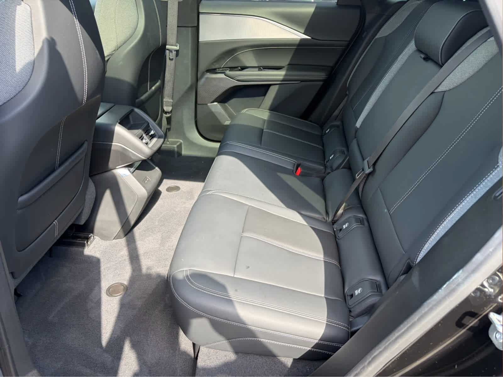 Used 2024 Cadillac Lyriq Sport AWD/4WD image 15