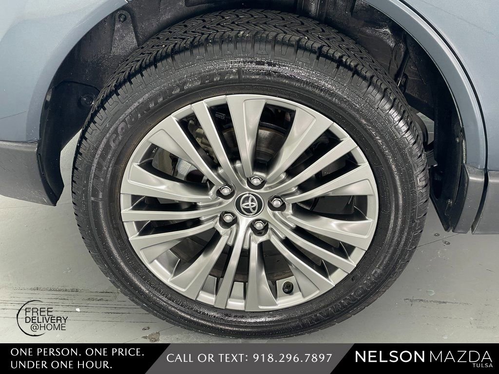 Used 2021 Toyota Venza XLE w/ Softex Package image 11