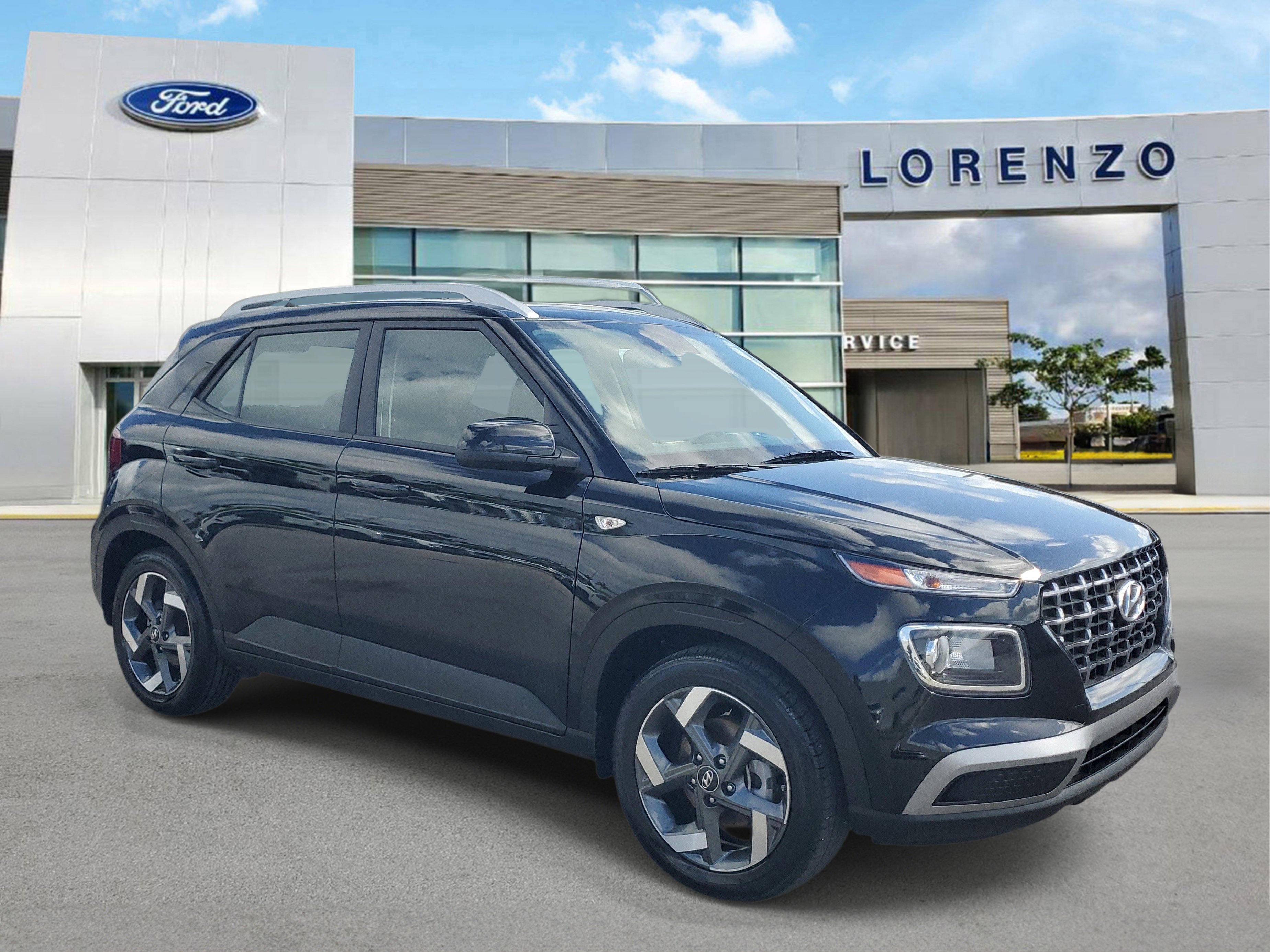 Used 2024 Hyundai Venue SEL image 3