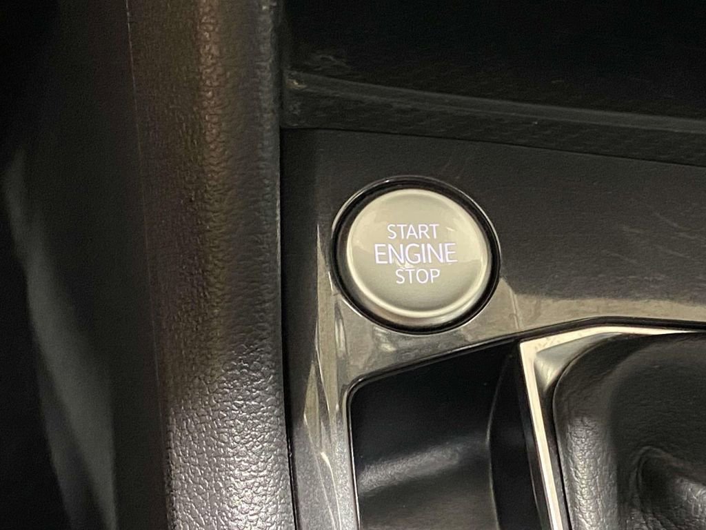 Used 2023 Volkswagen Tiguan SE image 30